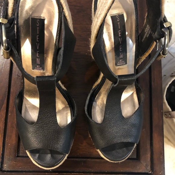 Sandals - Picture 2 of 5